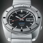 Seiko 5 Sports Heritage Design Re-Creation “Pepper black” Limited Edition orologio da uomo impostato SRPL05K1